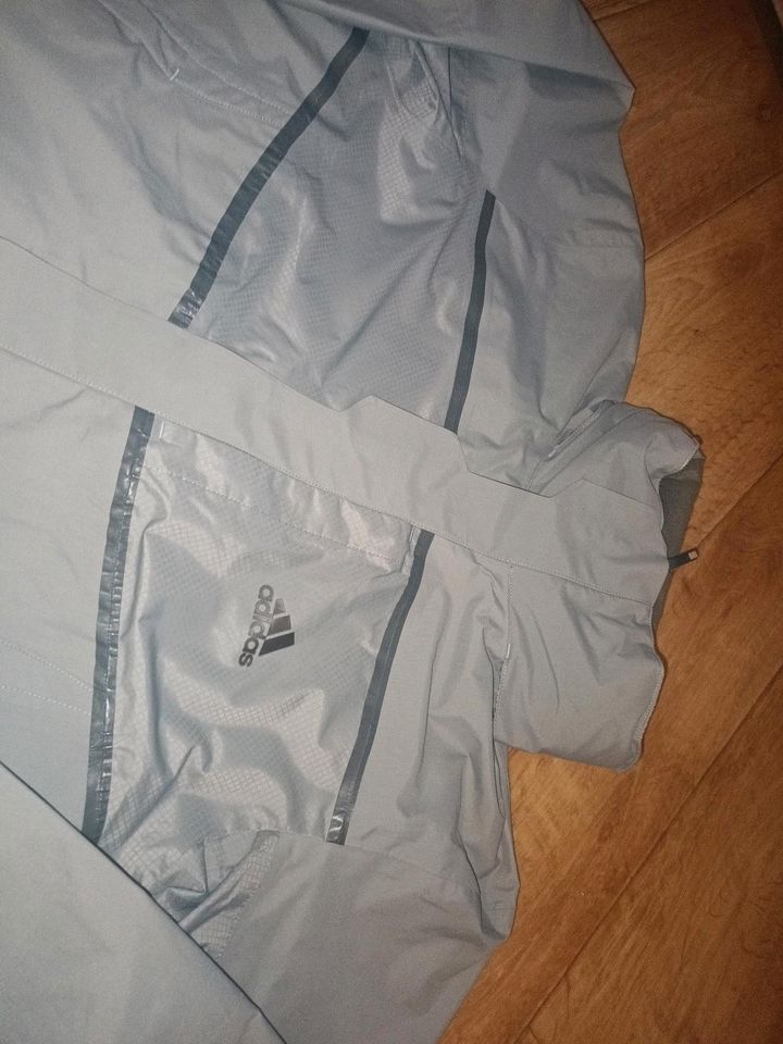 Adidas   Wind & Regen jacke gr.M in Sondershausen