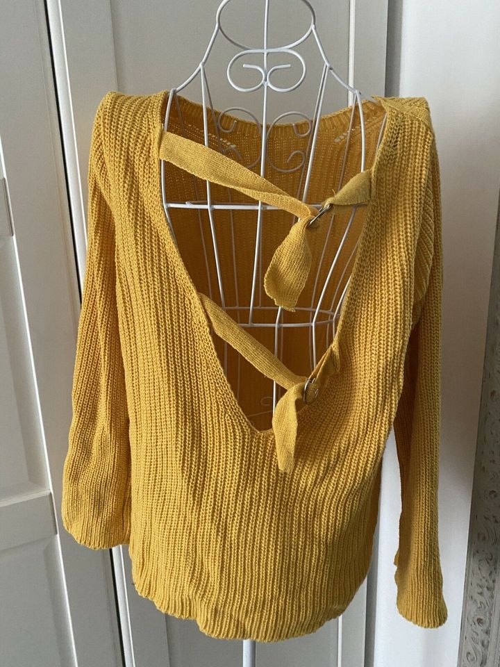 Stradivarius gelb Strick pullover Oberteil 36 S senfgelb in Ratingen