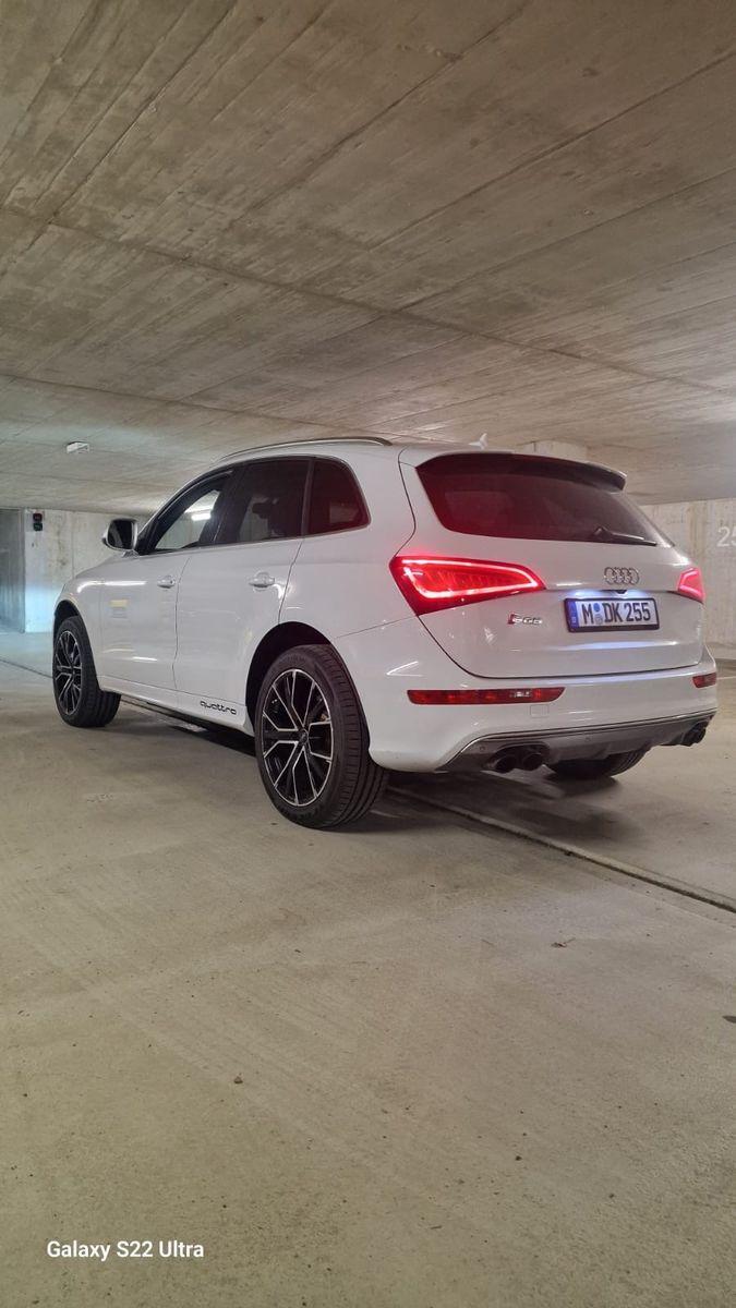Abbildung des Autos Audi Q5 3.0 TFSI tiptron…