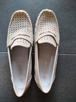 Rieker Slipper beige, Wildleder, 40, neuwertig Hessen - Wiesbaden Vorschau