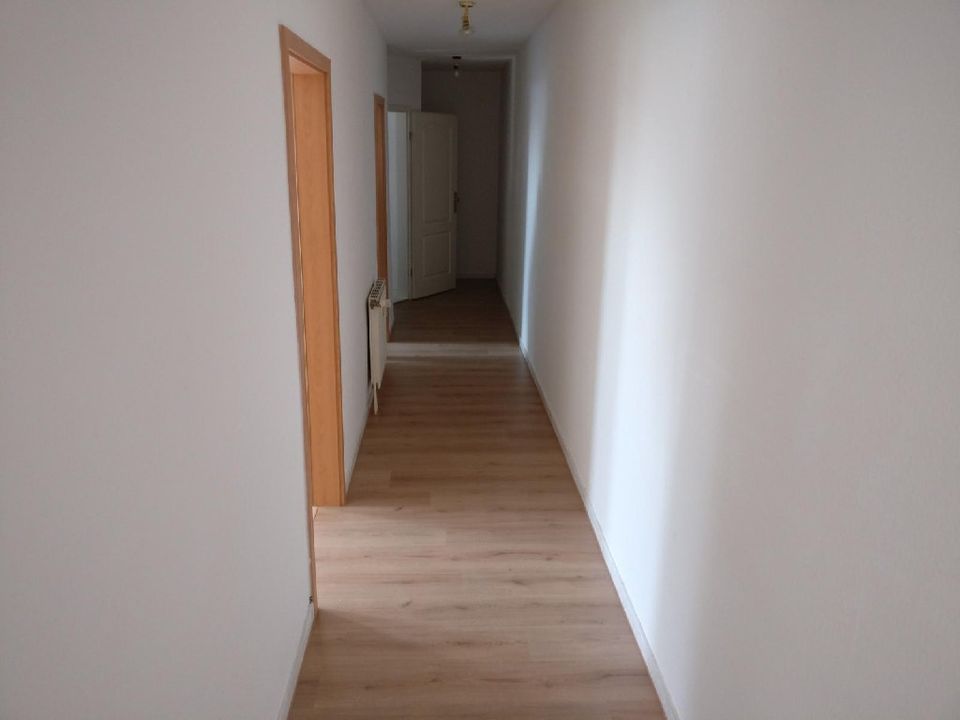 O186W6: Moderne 2-Raum-Wohnung mit Laminat im Stadtzentrum! in Eisleben