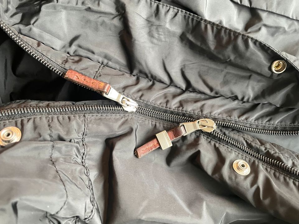 Mantel schwarz mit Reißverschluss von Mabrun Größe 50 *Top* in Aalen