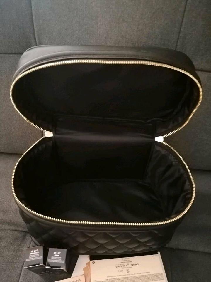 Chanel beauty case sale