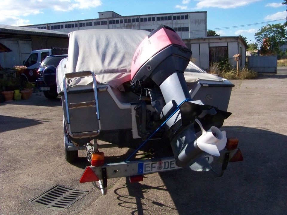 Boot Motorboot Halbkajüte Hille Roda in Erfurt