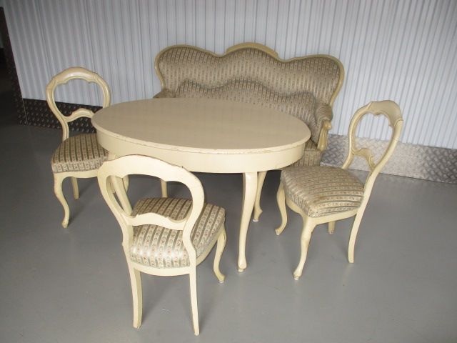 Schöne alte Sitzgruppe Louis-Philippe weiß Sofa Tisch 3 Stühle in Irxleben
