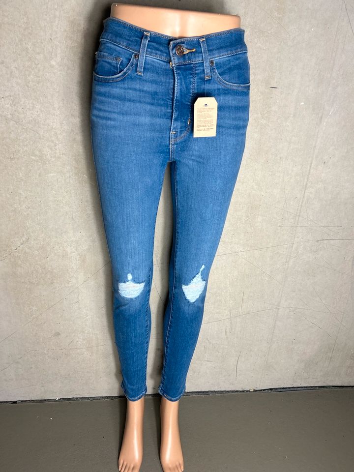 Levi’s 310 shaping super skinny jeans neu 26 27 L32 in Erlabrunn