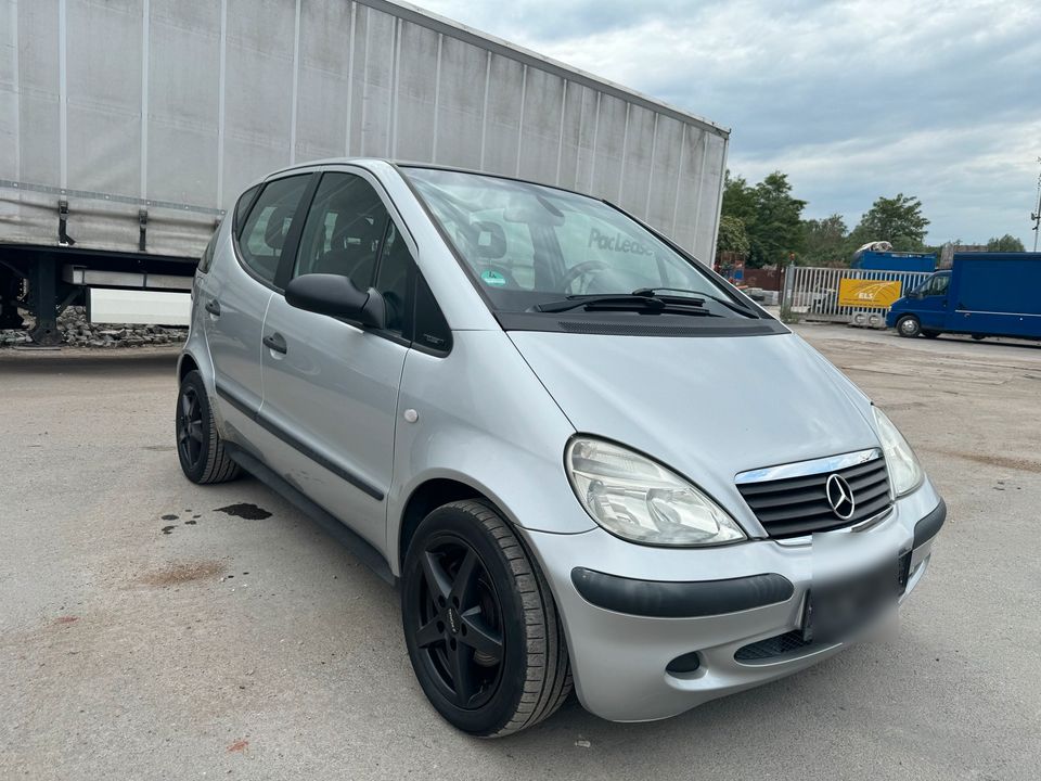 Mercedes A140 HU AU Neu 8 fach bereift in Gelsenkirchen