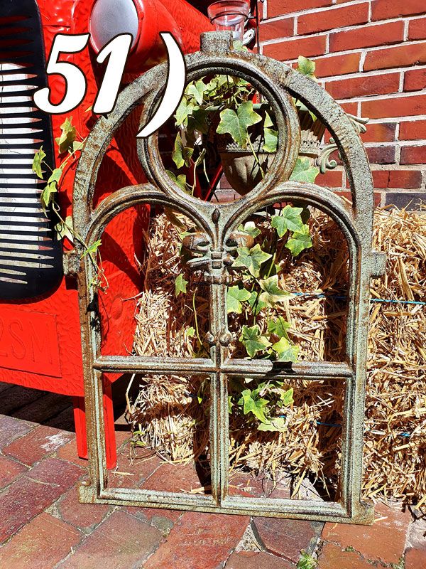 Stallfenster aus Gusseisen Metallfenster alte Fenster Gartenmauer in Bad Kreuznach