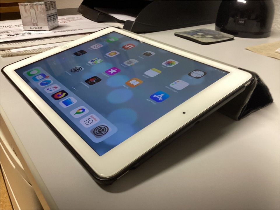 iPad Air 1st Generation Wi-Fi 16GB Silber in Nußloch