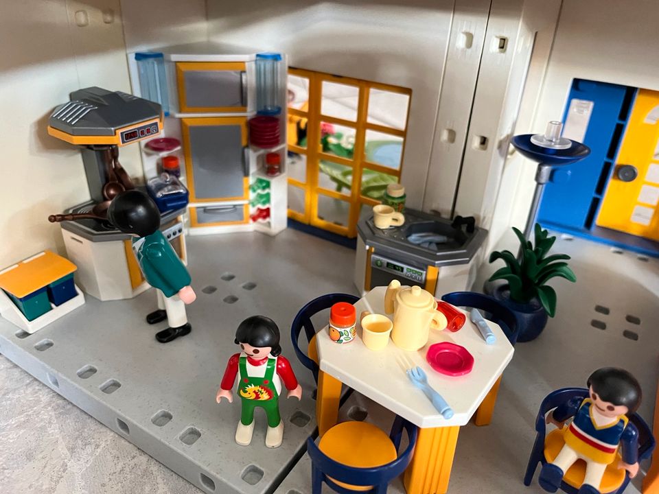 Playmobil Einfamilienhaus 3965 mit Einrichtung in Celle