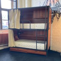 30x Hochbett Etagenbett 90x200 mit Wandlampe Schrank Anschlüssen Berlin - Zehlendorf Vorschau