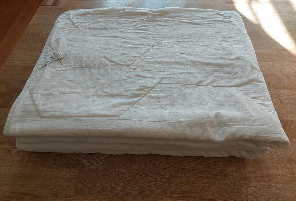 ☀️2-teiliges 4-Jahreszeiten-Bett 135 x 200 cm in Rahden
