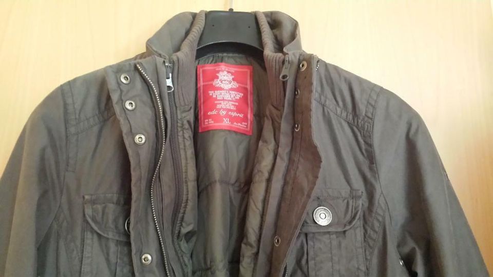 EDC by Esprit tolle Jacke khaki Gr. XL, herausnehmbares Futter in Jülich