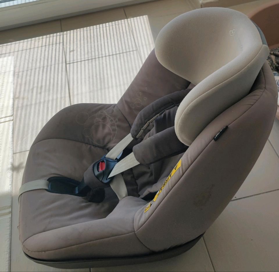 Maxi Cosi Autositz Kindersitz in Einbeck