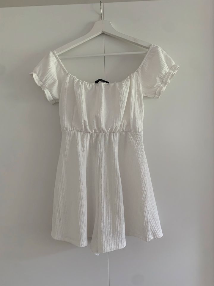 BERSHKA Jumpsuit weiß Gr. M, Neu und ungetragen in München