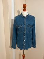 Jeanshemd von H&M Denim Größe 40 blau Druckknöpfe Eimsbüttel - Hamburg Stellingen Vorschau