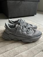 Adidas Ozweego Schuhe 39 1/2 Nordrhein-Westfalen - Dormagen Vorschau