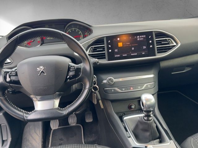 Peugeot 308 Active Bluetooth Navi Klima Einparkhilfe in Rosenheim