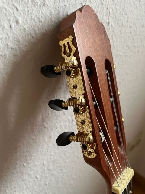 GITARRE Pro Arte 44 mit Tasche und Fußbank in Heiligenberg