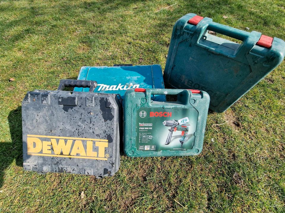 Leere Werkzeugkoffer Makita Bosch Dewalt in Fehrbellin