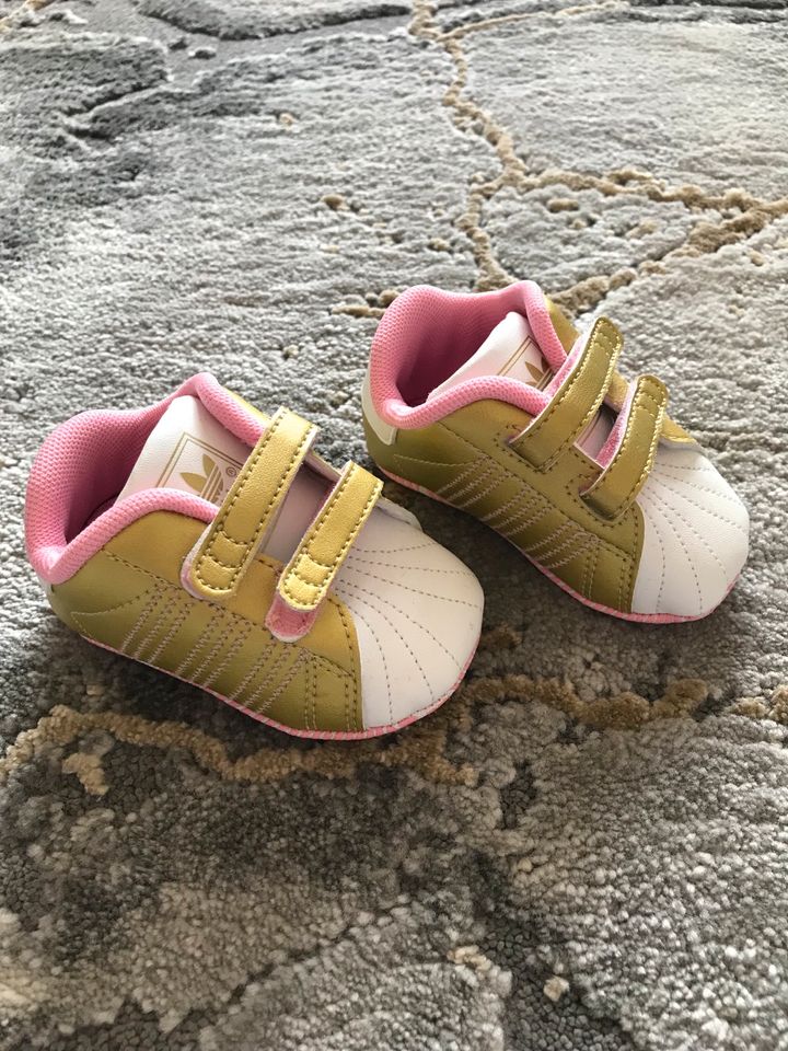 Adidas Baby Body & Schuh Set ✨ in Berlin