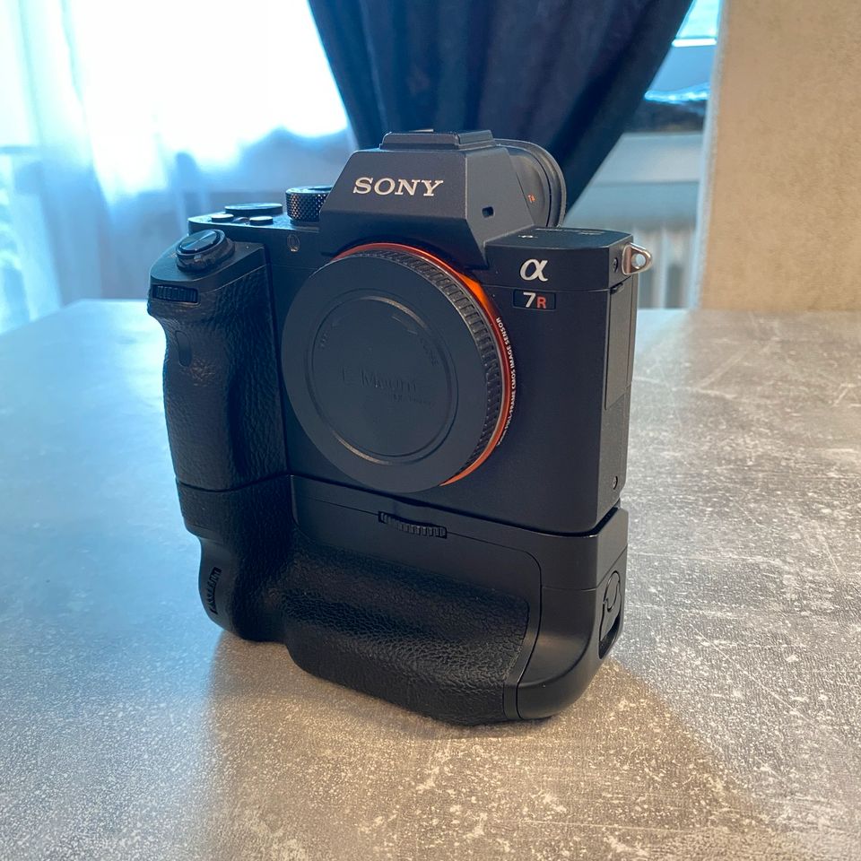 Sony A7 R II Alpha 7 R II A7 Mark 2 E Mount 42 MP Batteriegriff in Duisburg