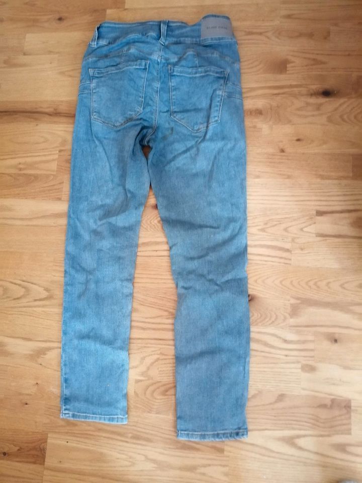 Jeans in Größe 33/30 der Marke Blind Date in Stuttgart