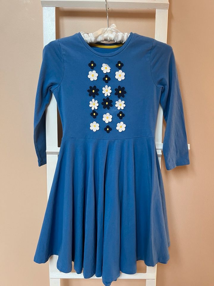 Mini Boden Kleid wie neu Gr. 152 Blumen Langarm Teller Rock blau in Möser