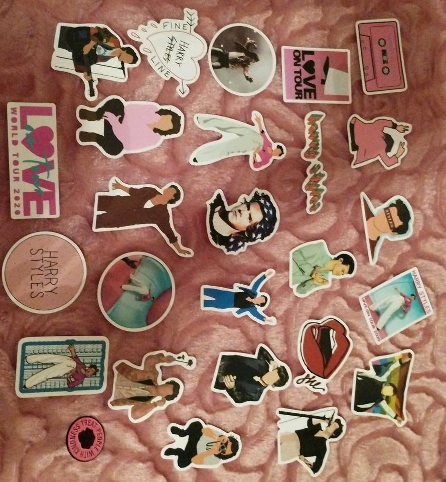 Harry Styles Pin+Sticker Set in Kaiserslautern