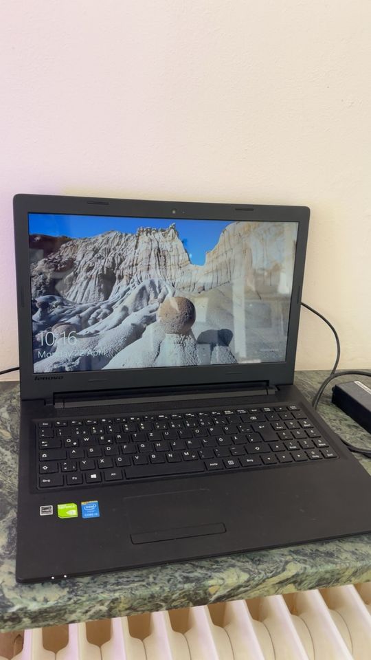 Lenovo 15,4‘ Laptop Windows 10 in Mainburg