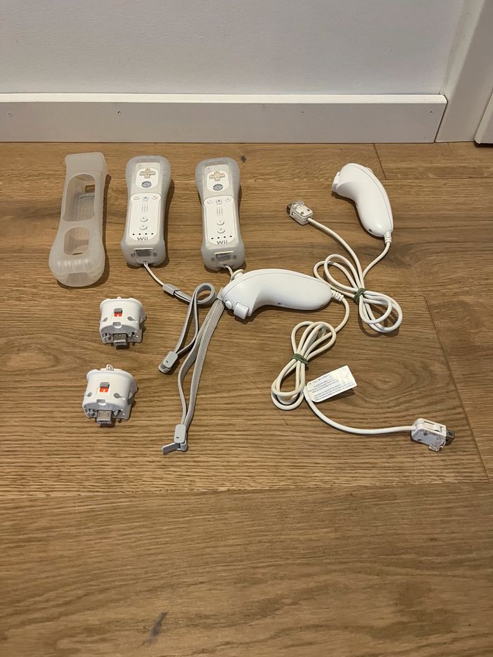 Nintendo Wii Konsole mit Zubehör in Stolberg (Rhld)