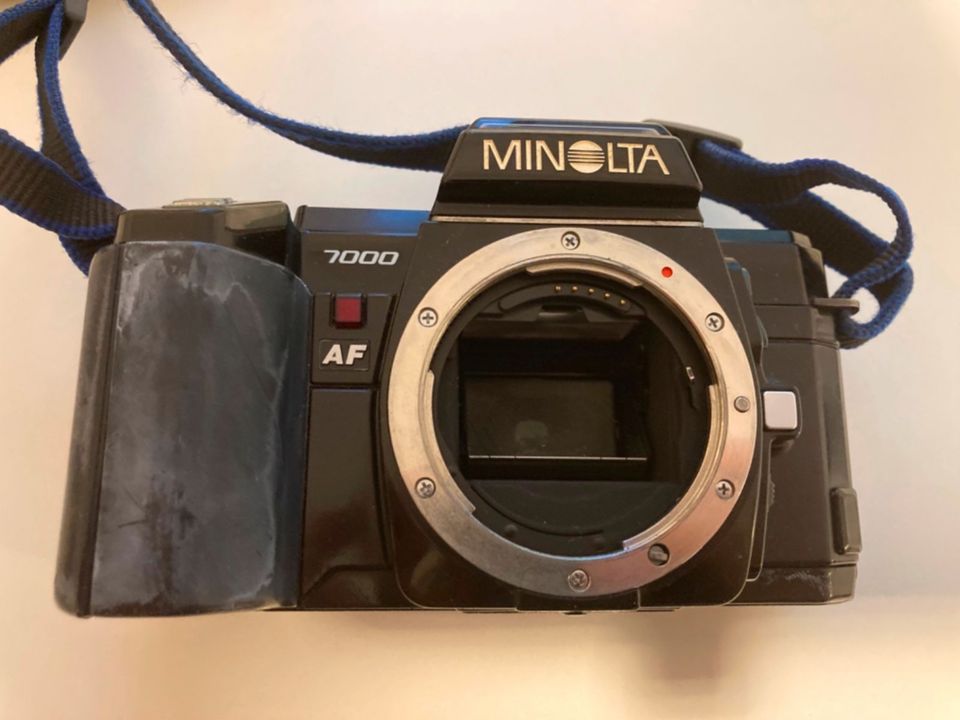 MINOLTA 7000 DEFEKT mit Blitz und Objektiv in Dortmund