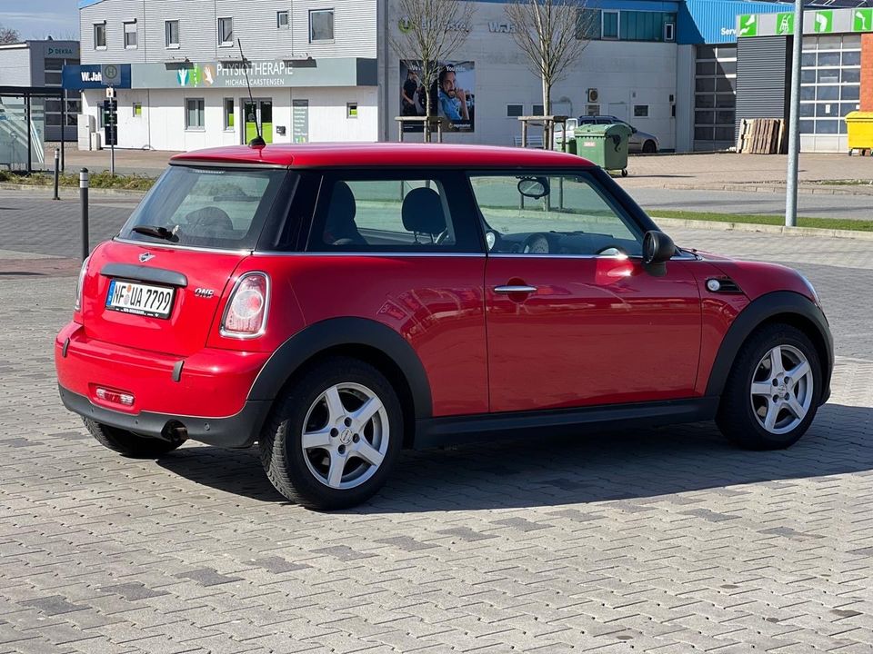 Mini Cooper ONE  TÜV 07.2025 in Leck