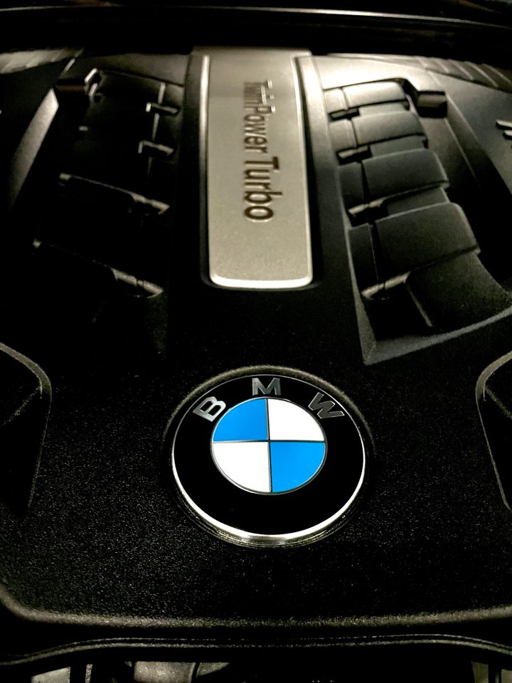 BMW 750 xi 26.800 km 1.Hd in Wormsdorf