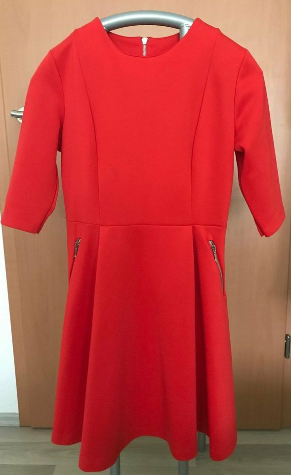 Kleid rot 36 in Albstadt