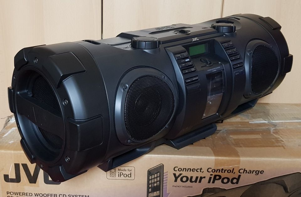 JVC BoomBlaster / Boombox / Ghettoblaster / CD, MP3, USB, iPod in Burbach