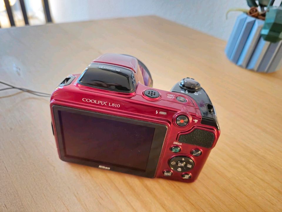 Nikon Coolpix L810 Digitalkamera (16 MP, 26-Fach Opt. Zoom) - Rot in Duisburg