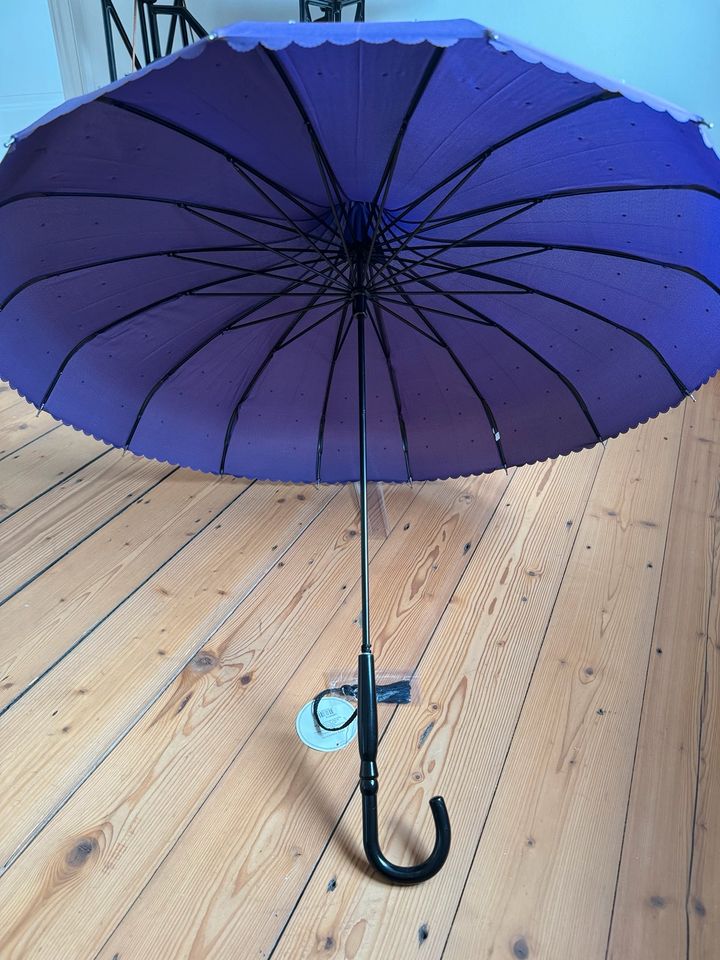 Regenschirm Sonnenschirm Lisbeth Dahl lila schwarz Pagodenschirm in Oberhausen