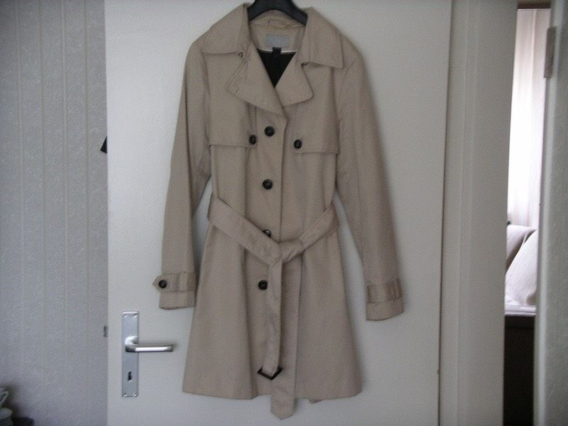 Trenchcoat,Kurzmantel in beige v.H&M,Gr.40/42 in Berlin