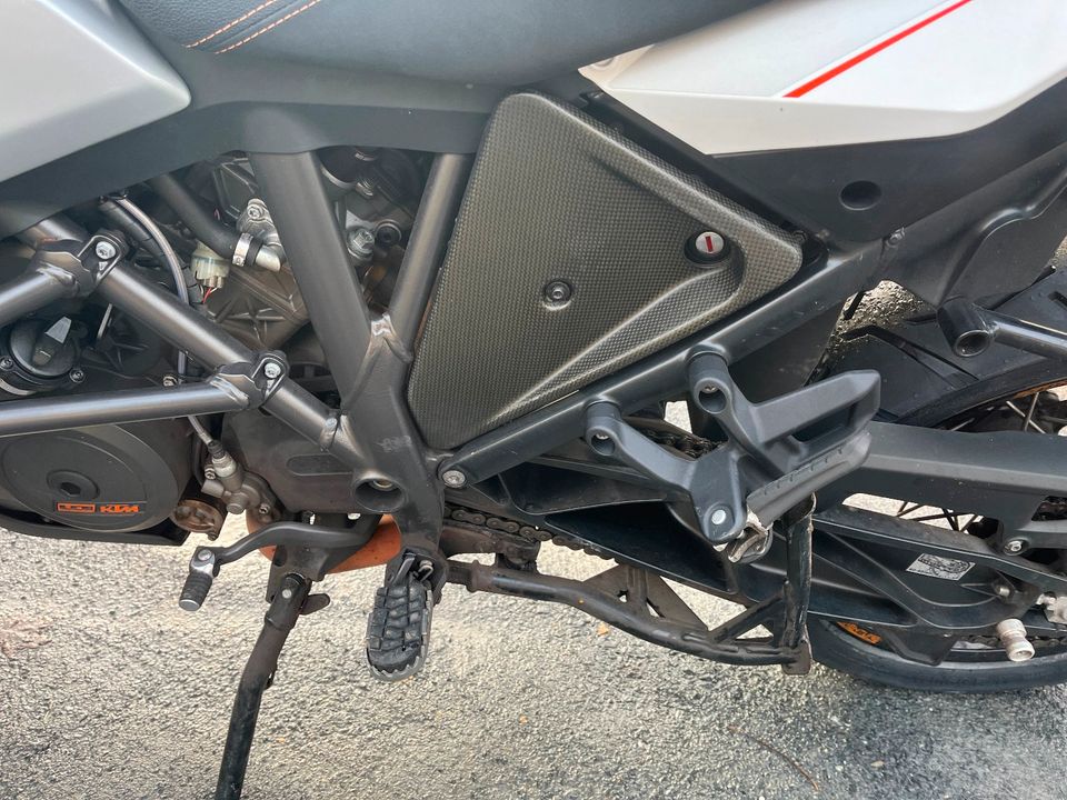 KTM 1290 Super Adventure Akrapovic Reifen Batterie Neu Tüv Koffer in Dresden