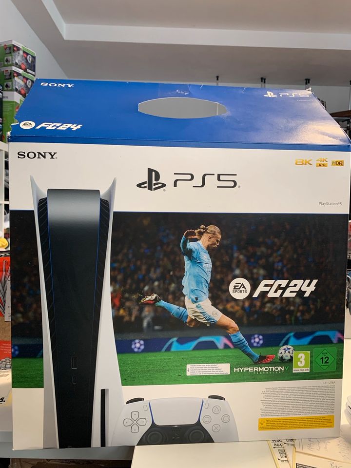 PlayStation 5 Neuwertig  Fußball  Disc Edition zzgl 50€ Gutschein in Kiel