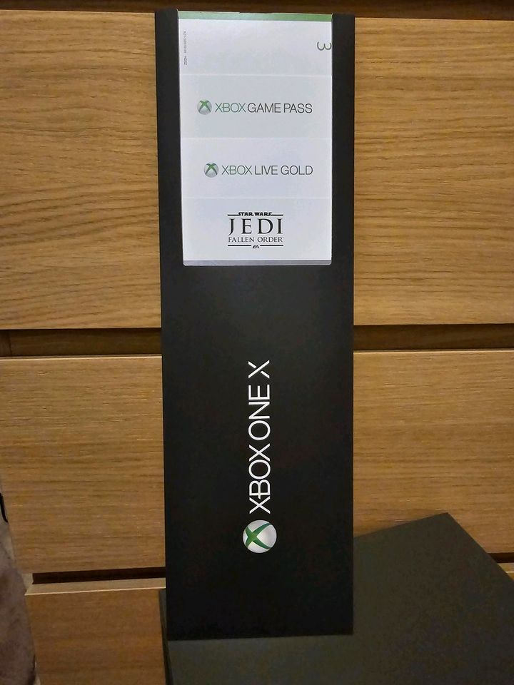 XBOX OneX 1TB in OVP in Grafenwöhr