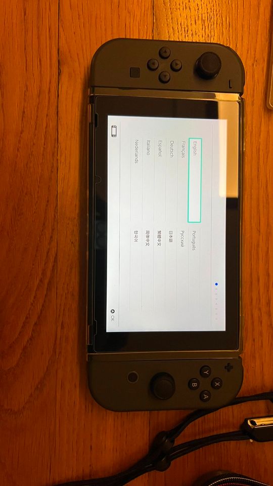 Nintendo Switch Grau V2 mit Spielen und OVP in Mülheim (Ruhr)