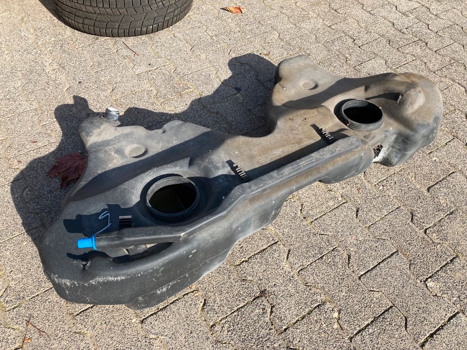 Bmw e36 Tank Kraftstofftank Benzinpumpe tankgeber in Sachsen - Markranstädt, Ersatz- & Reparaturteile