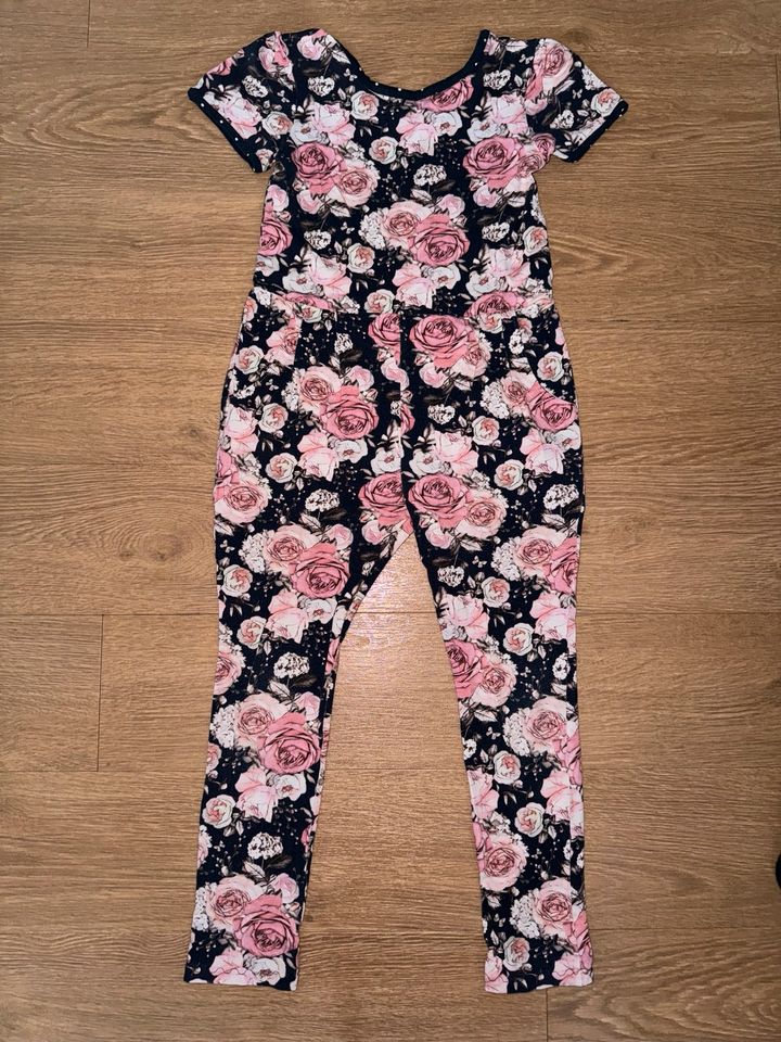 Toller Jumpsuit, handmade, Gr. 122 in Dresden