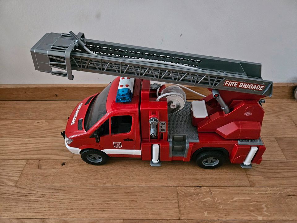 Bruder Feuerwehr Drehleiter MB Sprinter Wasserpumpe Soundmodul in Hannover