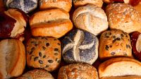 Suche immer alte Semmeln/altes Brot oder abgelaufene Lebensmittel Bayern - Hohenburg Vorschau