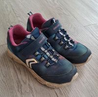 Geox Turnschuhe atmungsaktiv Gr. 33 Sneakers Berlin - Spandau Vorschau