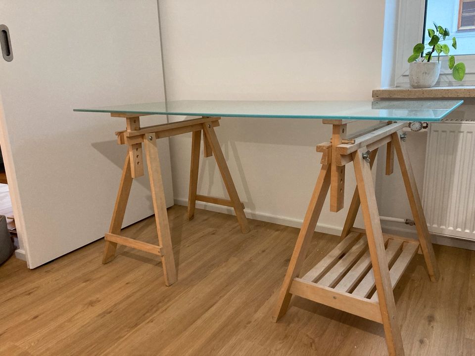 IKEA Schreibtisch in München