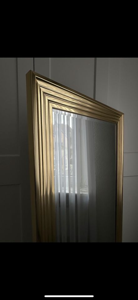 Spiegel in Gold in Ahlen